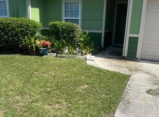 Bush Trimming by Chris Doehler for Aldo B. in Yulee, FL