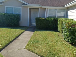 Bush Trimming by Brandon Madden for John E. in Jacksonville, FL