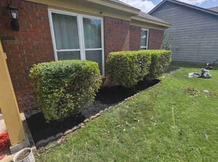 Amanda B.'s Flower Bed Weeding service result