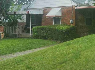 Bush Trimming by Jason Smith for Scilla S. in Cincinnati, OH