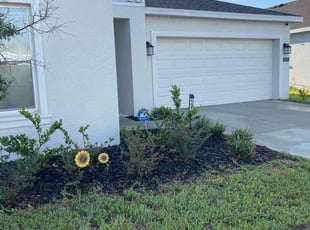 Daniela T.'s Flower Bed Weeding service result