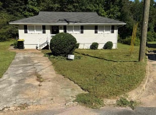 Bush Trimming by Taren Brown for Celia A. in Newnan, GA