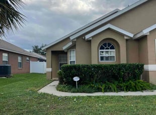 Bush Trimming by Joseph Lozano for Roland C. in Kissimmee, FL