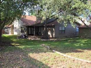 Leaf Removal by Jacob Orona for Pamela T. in San Antonio, TX