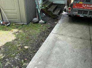 Leaf Removal by Seantrell Lawson for Mythal Glynn M. in Cleveland, OH