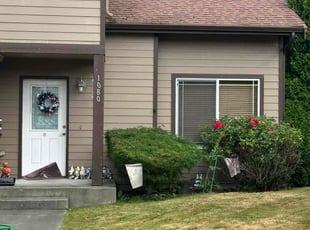 Bush Trimming by Rafael Arroyos for ravin T. in Port Orchard, WA
