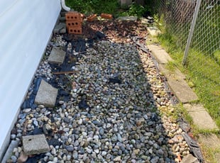 Weeding by Victor Evans for john r. in Dearborn Heights, MI
