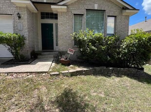 Bush Trimming by Angel Olivares for Blair P. in San Antonio, TX