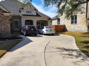Leaf Removal by Zachary Rendon for Vijayalakshmi V. in Cedar Park, TX