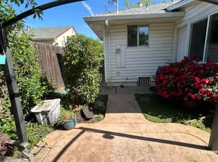 Bush Trimming by Gabriel Aldrete for Philip Y. in Sacramento, CA