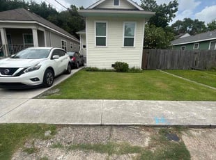 Weeding by Akeem Lewis for Devina P. in New Orleans, LA