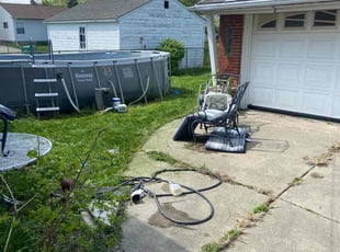 Bush Trimming by Ricardo Binyard Jr for Jessie B. in Eastpointe, MI