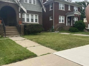 Bush Trimming by Gregory Williams Sr for Glen M. in Detroit, MI