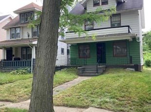 Leaf Removal by Ricky Bennett for Zarah L. in Cleveland, OH