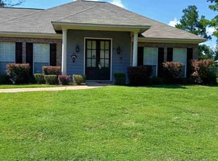 Bush Trimming by Jeff Parker for JoAnn C. in Brandon, MS