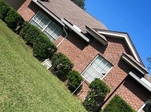 Bush Trimming by Shaun Waters for Teresita F. in Jacksonville, FL
