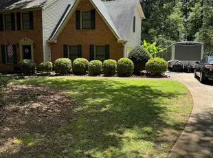 Bush Trimming by Jason Calhoun for Elizabeth B. in Newnan, GA