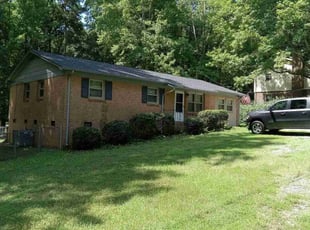 Bush Trimming by Thomas Perry for David H. in Waxhaw, NC