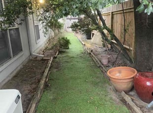 Leaf Removal by Roberto Pena for Cookie D. in Houston, TX