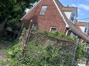 Bush Trimming by Cornell Beachem for Keisha C. in Cincinnati, OH