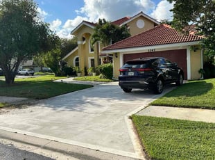 Weeding by Kuisman Mazariegos for Angel C. in Port St. Lucie, FL