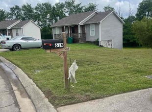 Bush Trimming by Brad Thomas for Bethany E. in La Vergne, TN