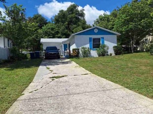 Bush Trimming by Monica Prickett for Gwen F. in Groveland, FL