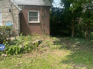 Bush Trimming by Steven Green for Rebecca H. in Dayton, OH