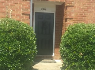 Bush Trimming by Jerome Borders for Lateshia V. in Horn Lake, MS