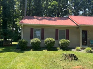 Bush Trimming by Spencer Ashby for Amber S. in Statesville, NC