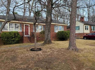 Leaf Removal by Mike Williams for Mark F. in Richmond, VA
