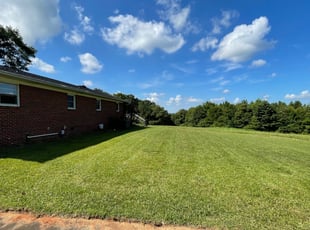 Tracy L.'s Lawn Service service result