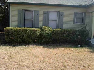 Bush Trimming by Leroy Valdez for Carolyn C. in San Antonio, TX