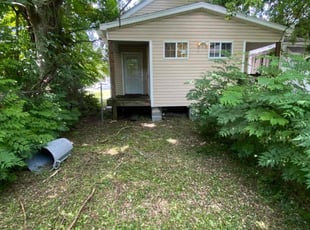 Leaf Removal by DiontrEll Davis for karen b. in New Orleans, LA