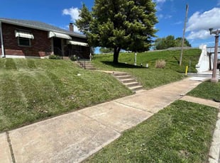 Melanie B.'s Lawn Service service result