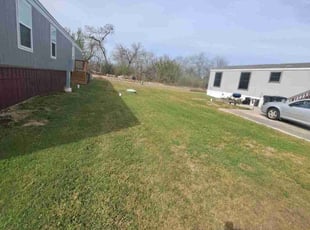 Bonnie S.'s lawn care services service result