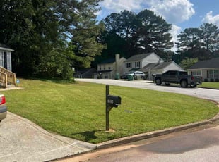 Kayley E.'s lawn care services service result