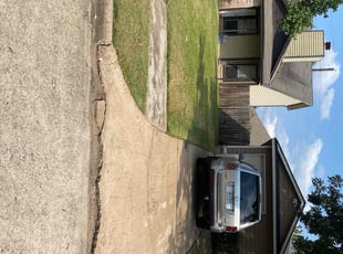 Dara S.'s lawn care services service result