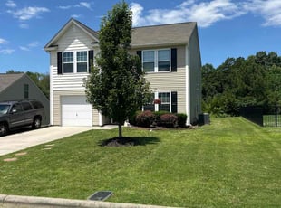 Stephanie M.'s lawn maintenance service result