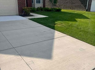 Kim W.'s lawn maintenance service result