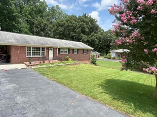 Carolyn G.'s lawn service service result
