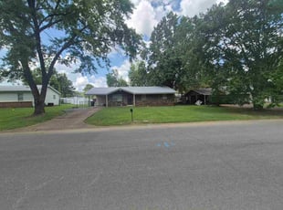 Suzann S.'s grass maintenance service result
