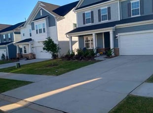 Caroline S.'s lawn care services service result