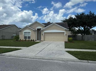 Deborah K.'s lawn care services service result