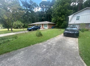Elizabeth M.'s turf maintenance service result