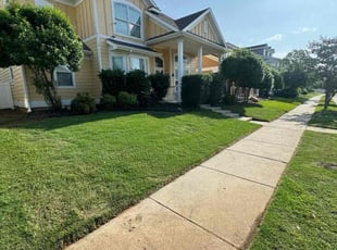 Jennifer R.'s gardening service service result