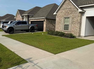 Elizabeth H.'s grass maintenance service result