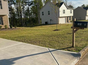 Kathleen D.'s grass maintenance service result
