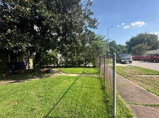 Donna W.'s lawn care service result