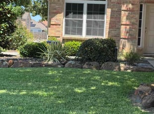 Andrea L.'s lawn maintenance service result